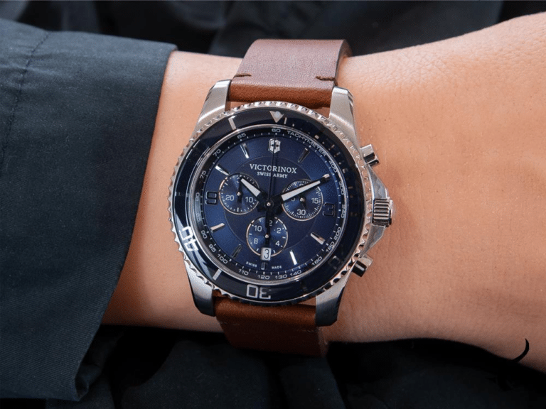 Victorinox-Maverick-Chronograph-Quartz-Watch-Blue-43mm-V241865-07_1200x